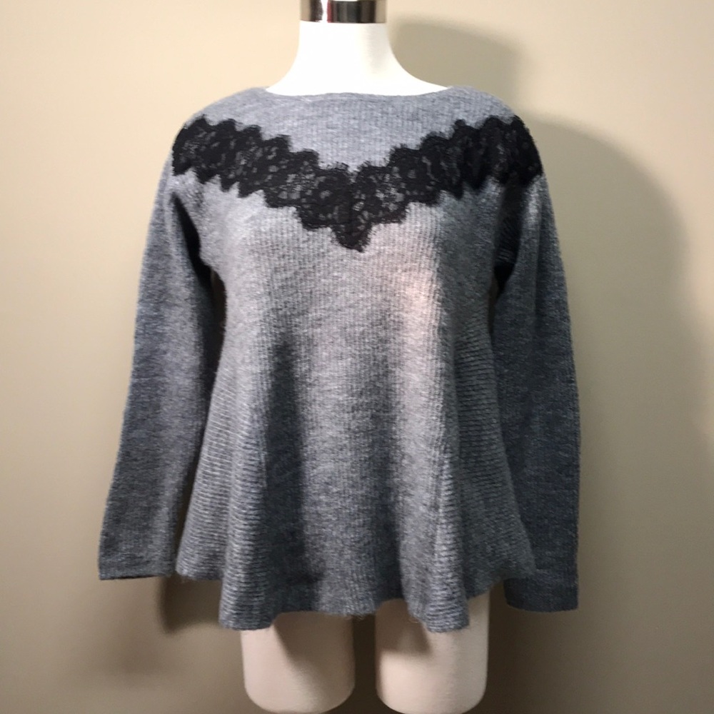 ELLE SWEATER. BIN 4